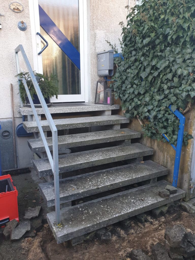 Treppe-aus -Beton-vorher-LP-Metallbau-Hilpoltstein-Roth-Nürnberg