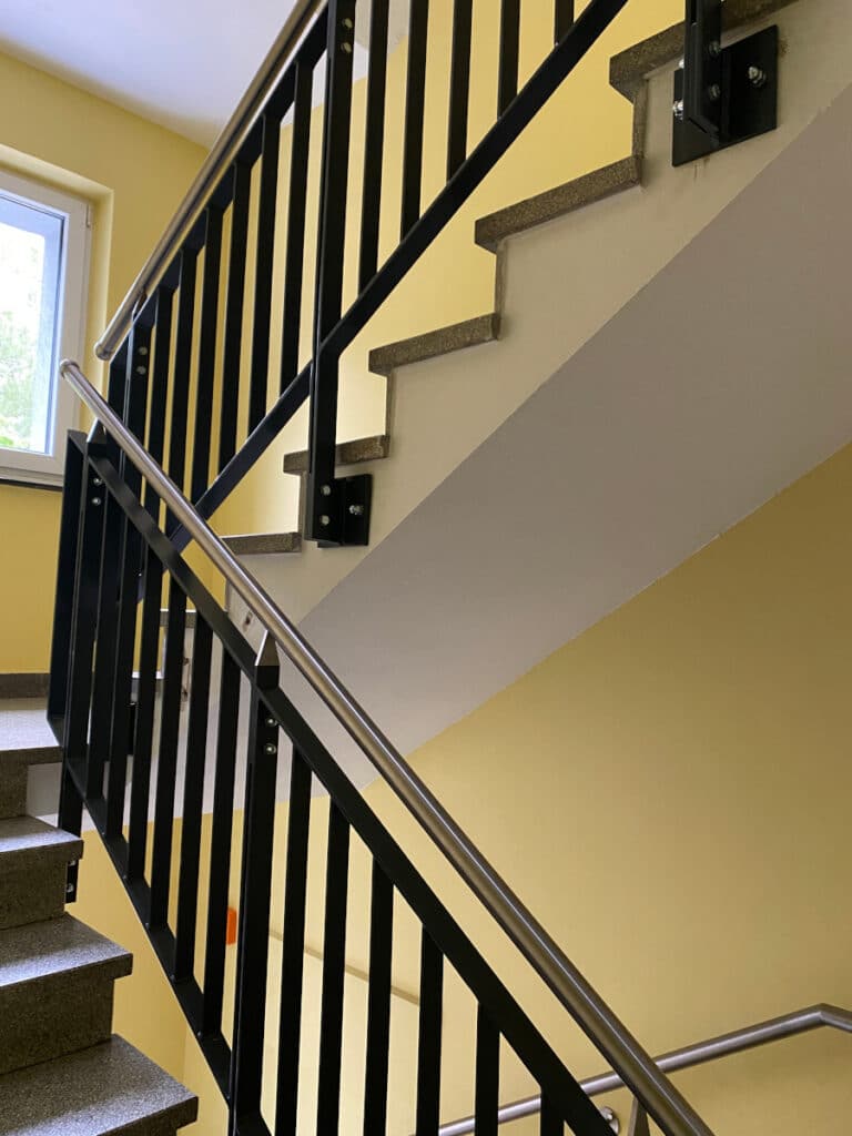 Treppengeländer-nachher-LP-Metallbau-Hilpoltstein-Roth-Nürnberg-und-Umgebung